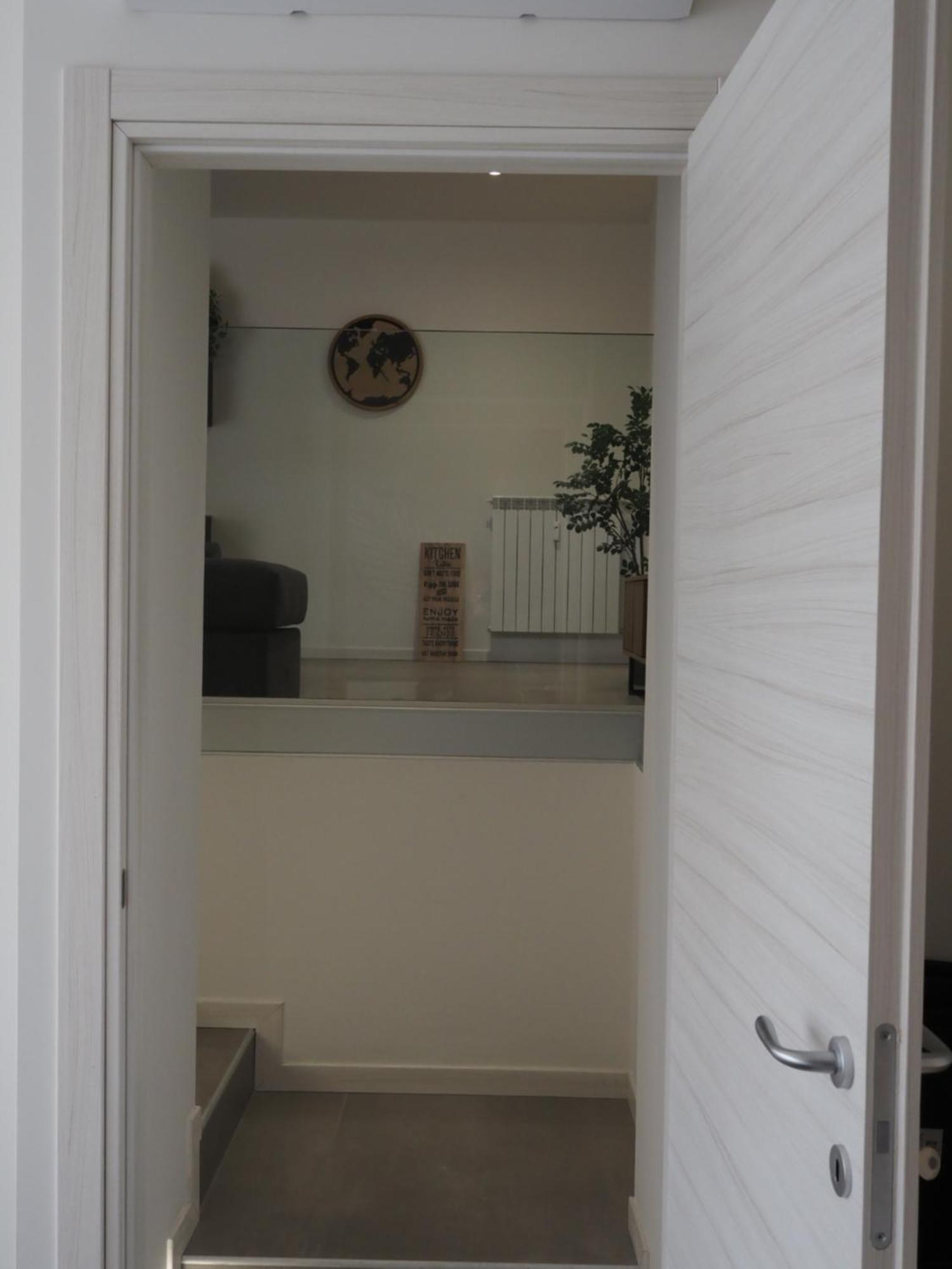 Ferienwohnung Ihost Luxury - Neg Roli 8 Mailand Exterior foto